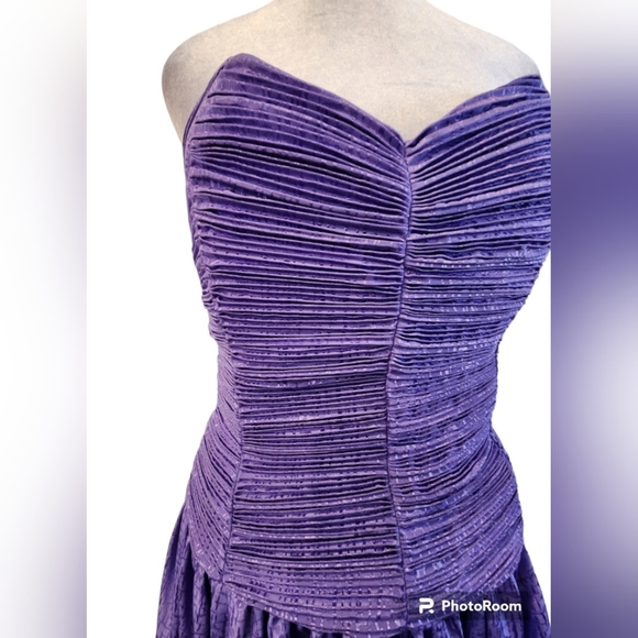 COPY - Vintage Purple Sweatheart Prom Dress with Rouching at Bodice - Picture 4 of 8